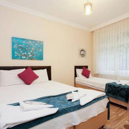 Divan Wooden Guesthouse Istanboel Buitenkant foto