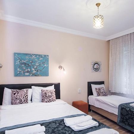 Divan Wooden Guesthouse Istanboel Buitenkant foto