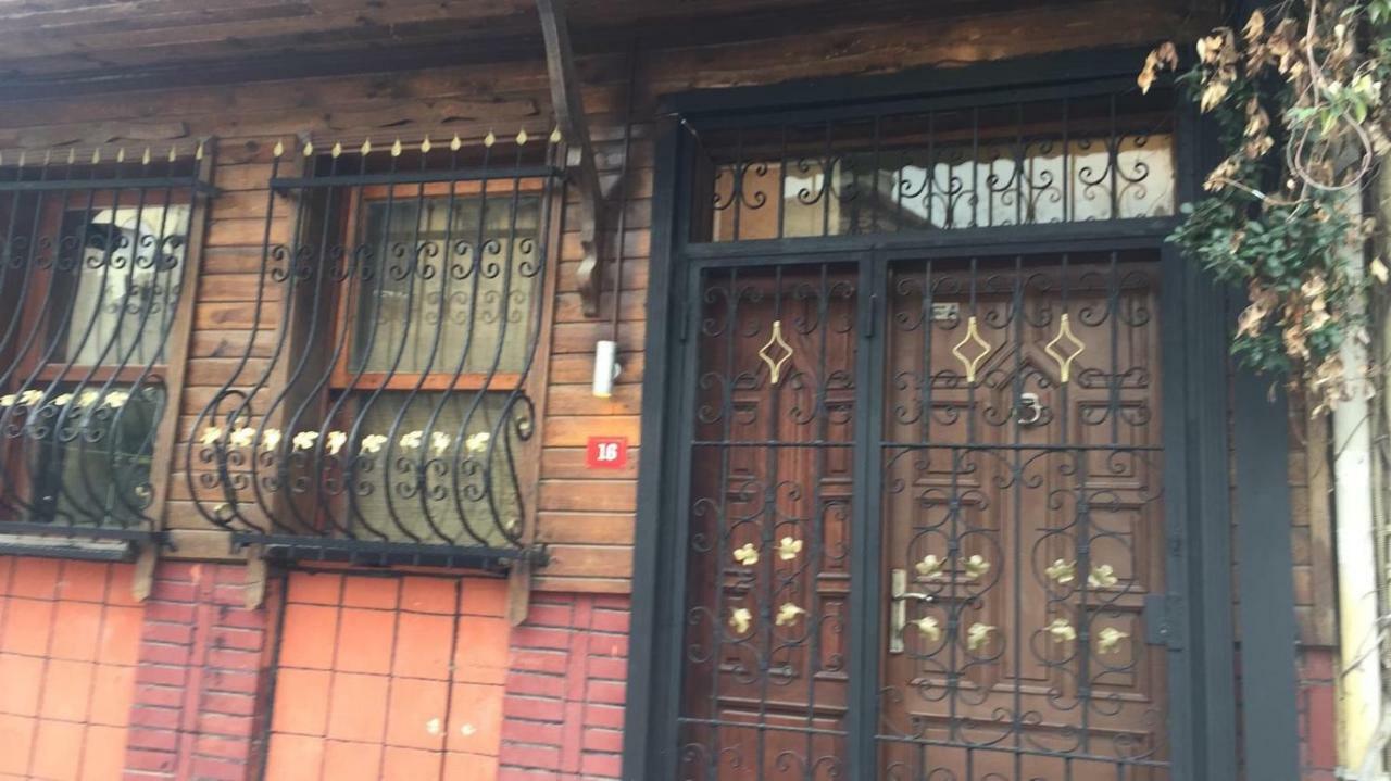 Divan Wooden Guesthouse Istanboel Buitenkant foto