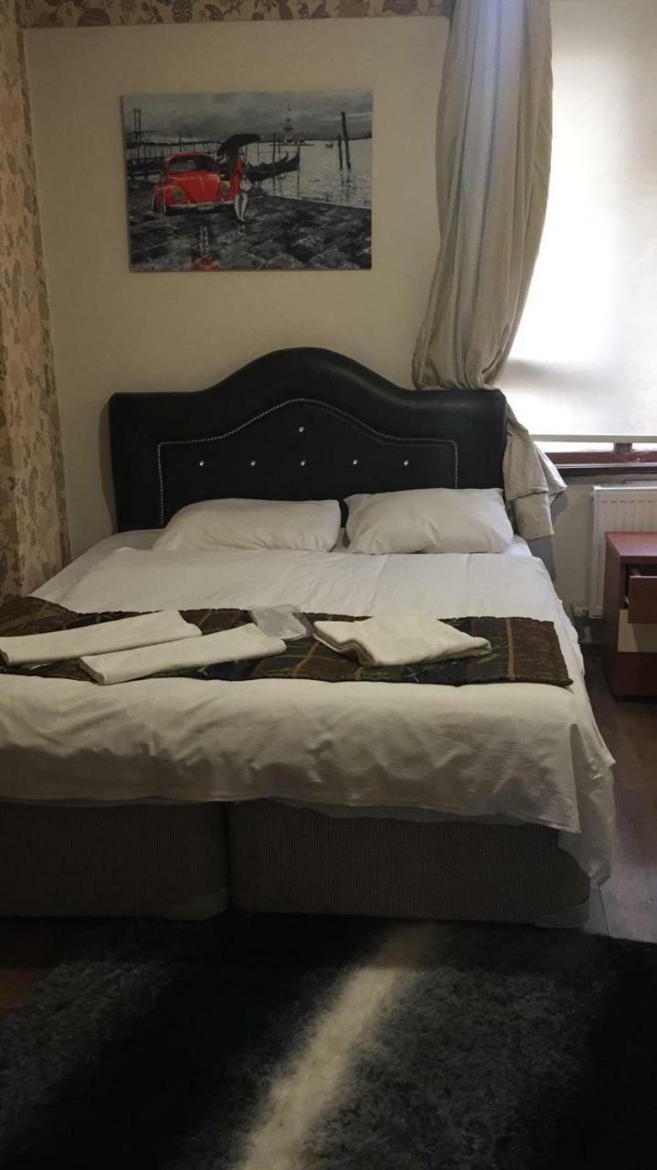 Divan Wooden Guesthouse Istanboel Buitenkant foto